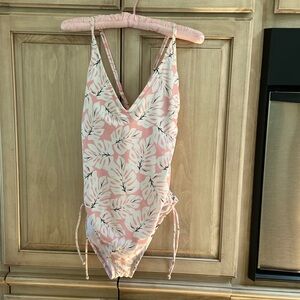Kona Sol one pc swimsuit pink white sz L euc